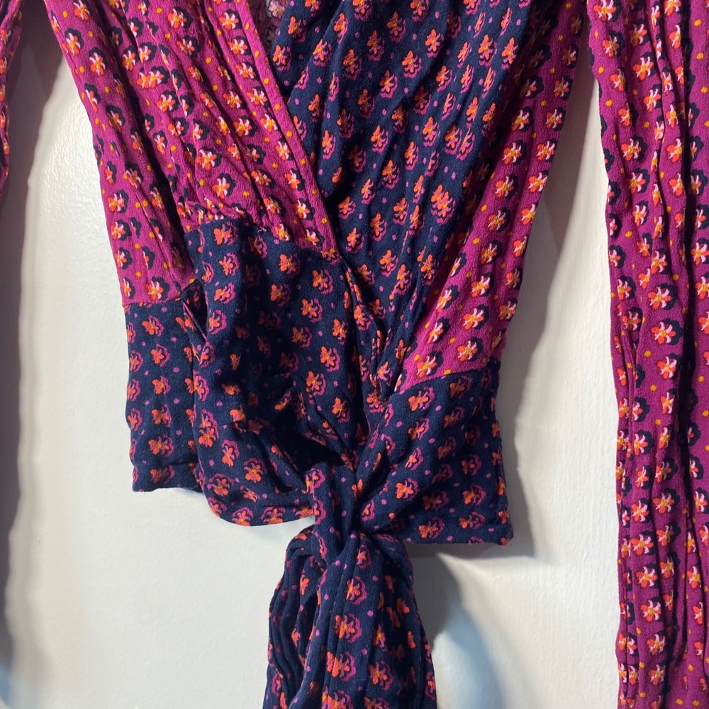 Anthropologie MAEVE Floral  Wrap Top Magenta Navy‎ Long Sleeve  Size 4 - Picture 3 of 8